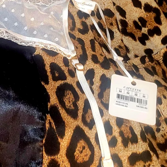 Capucine Honey Birdette garter belt, NWT, size medium Black HB Bag included! - Picture 3 of 3